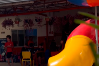 A Celestin Freinet tem 33 anos de dedicação à formação integral, do Berçário ao Ensino Médio. Somos referência em promover o desenvolvimento aliado ao tratamento que valoriza cada criança em sua individualidade. Respeitamos as diferenças com afeto, focando em três pilares fundamentais: pensar, sentir e fazer. Se o seu desejo é ver seu filho crescer plenamente, em um ambiente acolhedor que promove o aprendizado e o bem-estar, este é o lugar certo para ele!