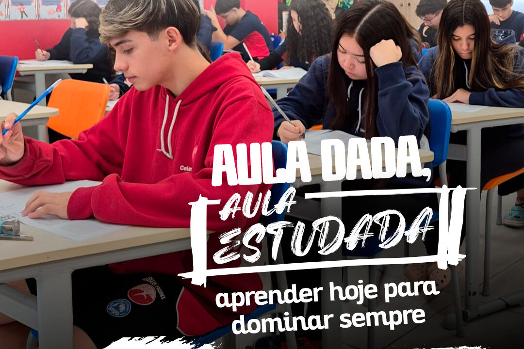 A metodologia "Aula dada, aula estudada" é um dos pilares do Sistema Anglo de Ensino e faz parte da nossa rotina aqui na Celestin Freinet. Todo conteúdo trabalhado em sala de aula tem atividade para ser feita em casa, no mesmo dia. Dessa forma, o aluno conclui o processo de ensino-aprendizagem e consolida o conhecimento, desenvolvendo autonomia nos estudos. As dúvidas são esclarecidas com o professor, na aula seguinte. Com essa dinâmica, o estudante cria o hábito do estudo diário, revendo todo o conteúdo aprendido no mesmo, sem deixar para estudar tudo apenas na semana de provas. Essa prática ainda estimula disciplina, organização e responsabilidade, além de reduzir acúmulos de matéria e fortalecer a preparação para avaliações e desafios futuros. Na Escola Celestin Freinet, acreditamos que o aprendizado de verdade acontece com constância e método.